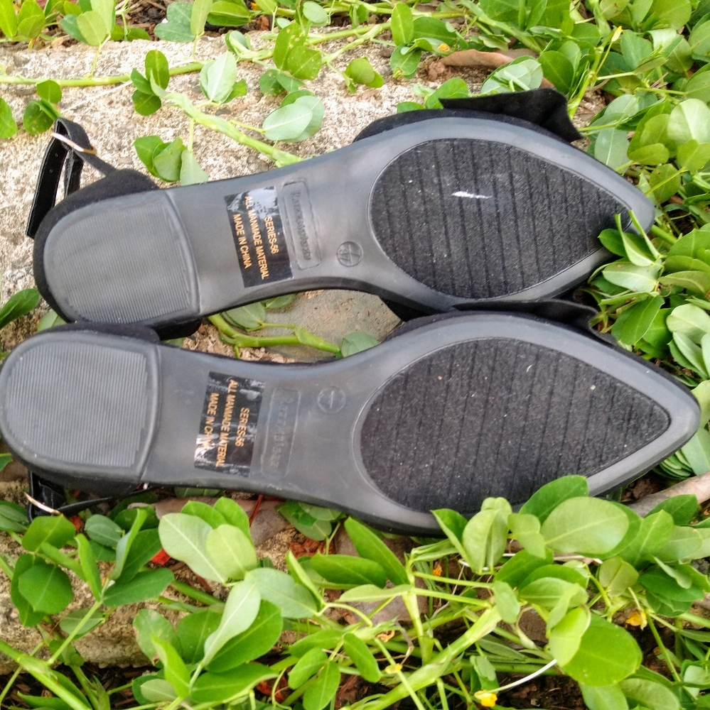 Shoes - Picture 3 of 8